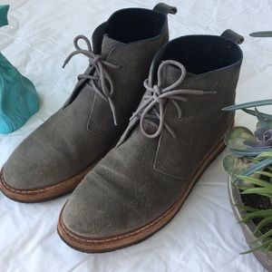 Clarks Original Gray Suede Chukkas 9.5